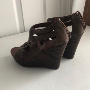 Qupid chocolate wedges